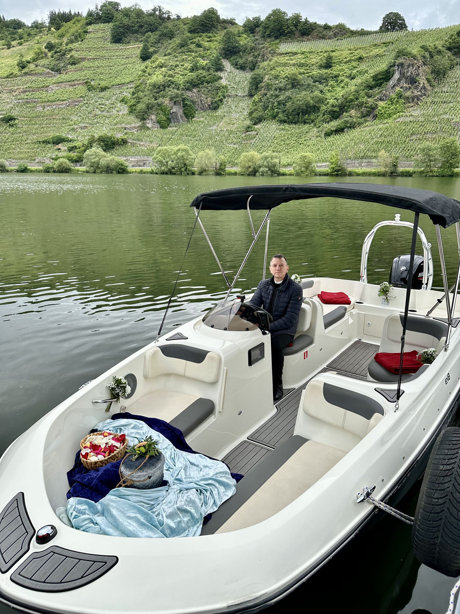 Flussbestattung Boot 1