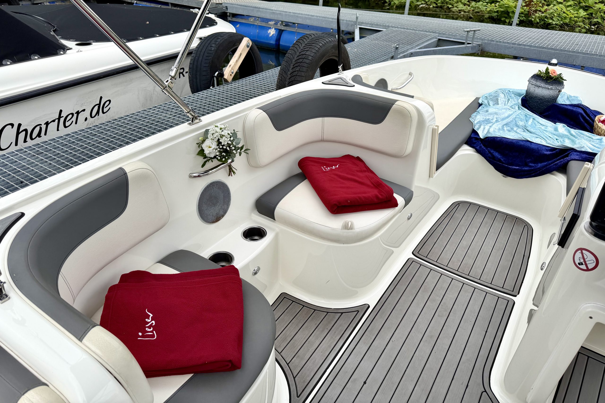 Flussbestattung Boot 2